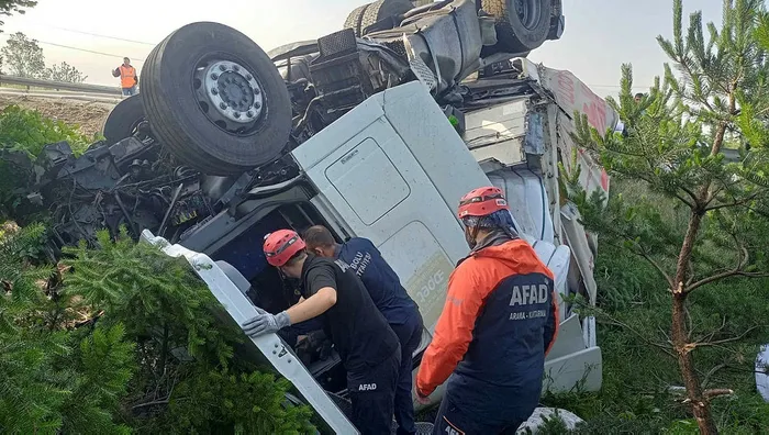 Son dakika | TEM Otoyolu'nda feci kaza - 3