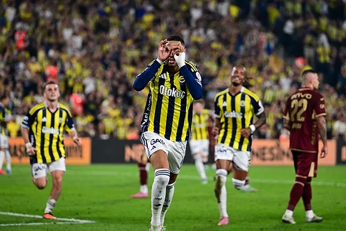 kadikoyde-firtinaya-gecit-yok-fenerbahce-yeni-hocasiyla-galibiyetle-basladi-1757873807761.jpeg Fotoğraf (AA)