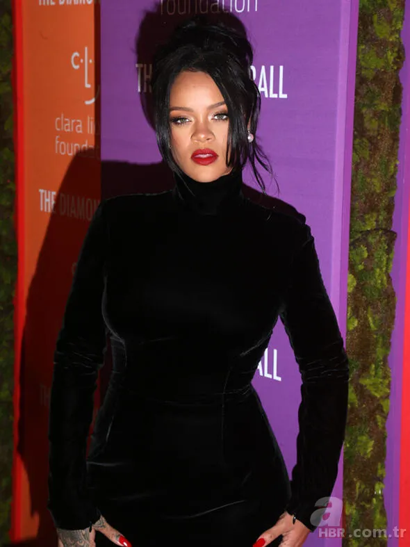 Rihanna hamile mi? İşte Diamond Ball 2019'da göbeğiyle dikkat çekti 1