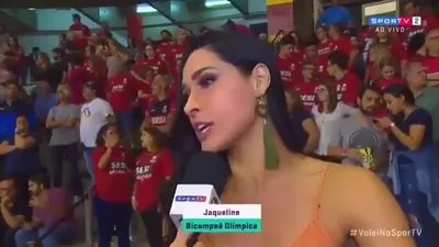 Canlı yayında bir anda yere yığıldı!