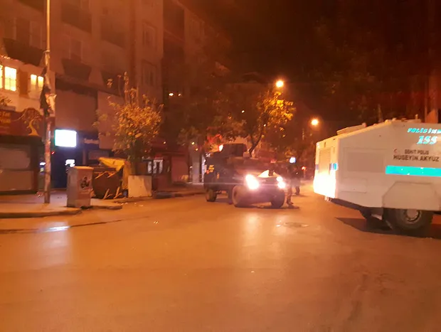 Sultangazi’de Yürüyüş Dergisi’ne terör operasyonu