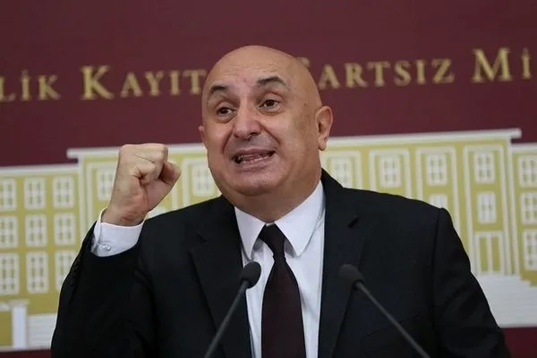 ak-partili-emin-akbasoglundan-chpli-engin-ozkoca-fotografli-feto-yaniti-1652298884250.jpg AK Partili Emin Akbaşoğlu'ndan CHP'li Engin Özkoç'a fotoğraflı FETÖ yanıtı - 2