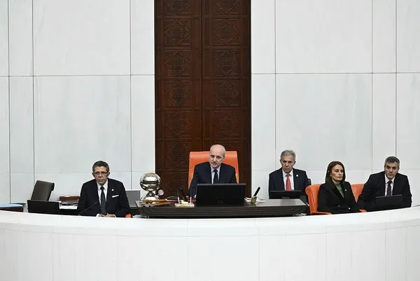 tbmmde-terorle-mucadele-oturumu-pes-pese-flas-aciklamalar-1705410558596.jpeg TBMM'de "terörle mücadele" oturumu! Peş peşe flaş açıklamalar! 'Teröre karşı bildiri' konulu TBMM Tezkeresi kabul edildi - 4
