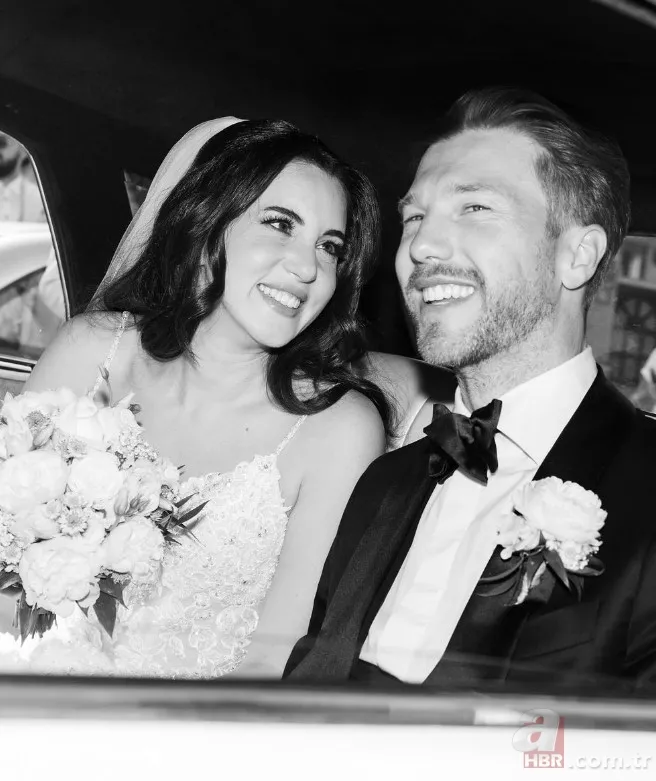 Ünlü şarkıcı Karsu evlendi! Düğünden ilk kareler... 13