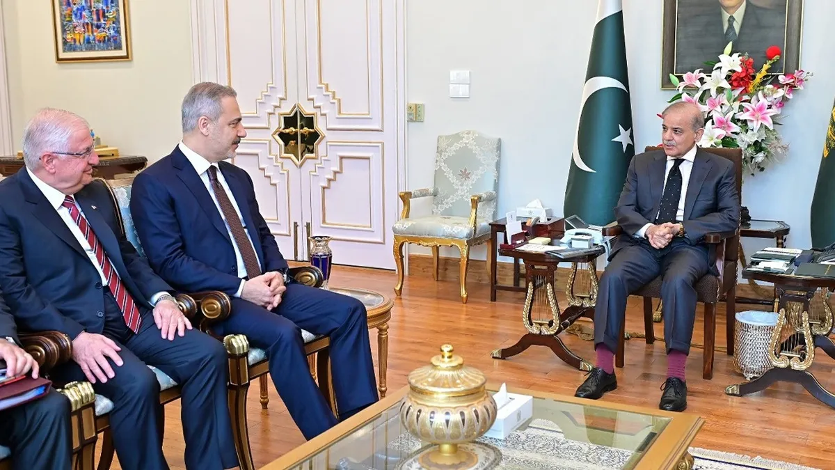 İslamabad'da diplomasi trafiği! Bakan Fidan ve Güler Pakistan Başbakanı ile görüştü | Şerif'ten Türkiye'ye "destek" teşekkürü