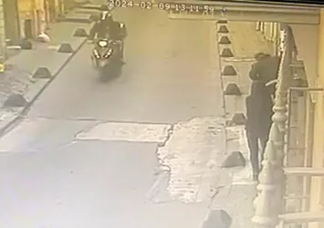 Yanlış adamı vurdu! Bayramda el öperken yakalandı | İstanbul'da film gibi olay anbean kamerada