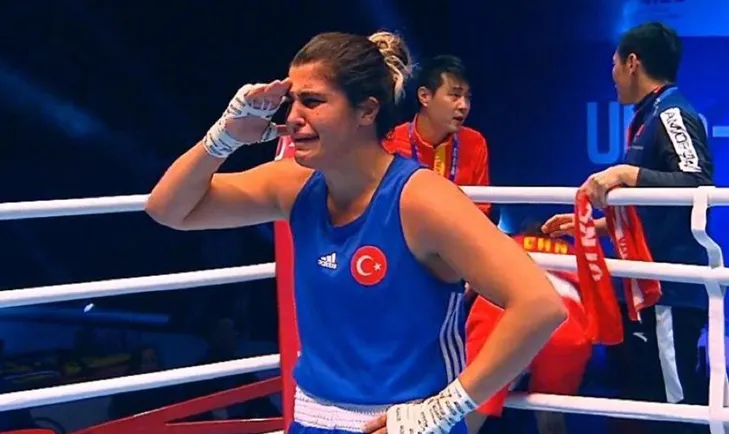 Busenaz Sürmeneli Dünya Kadınlar Boks Şampiyonu oldu! - 2
