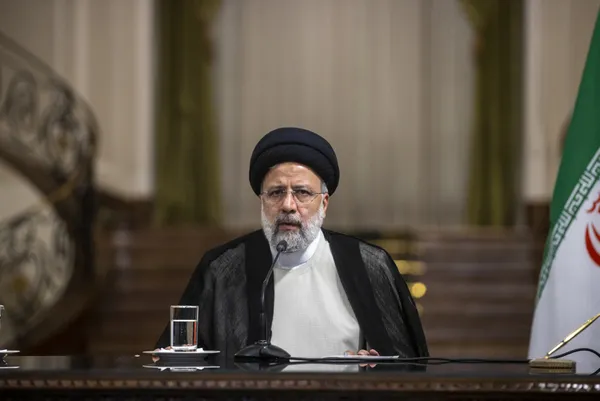 Dünyanın gözü Tahran’daki üçlü zirvede! Savaş sonrası ilk | Başkan Erdoğan İran Cumhurbaşkanı Reisi ile görüştü