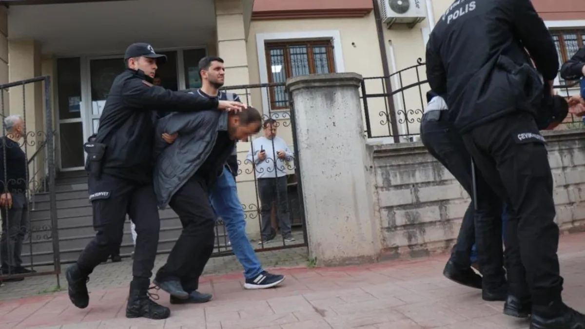 Öldürüp gömmüşlerdi! Adliyeye sevk edilen şüphelilerden 2’si tutuklandı