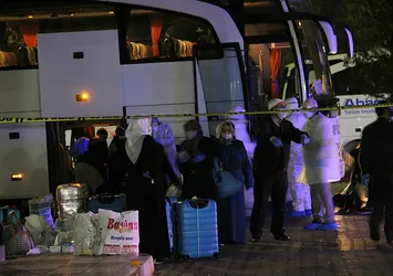 Umreden dönenler karantinanın ardından memleketlerine ulaştı