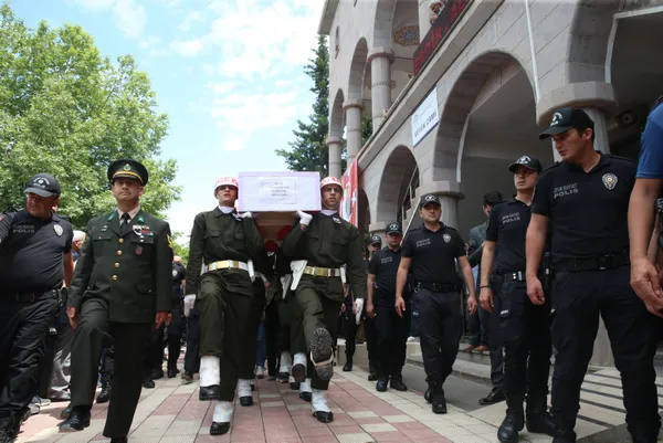 sehit-gokun-cenazesi-tokata-getirildi-nisanlisinin-sozleri-yurekleri-yakti-1655210002048.jpg