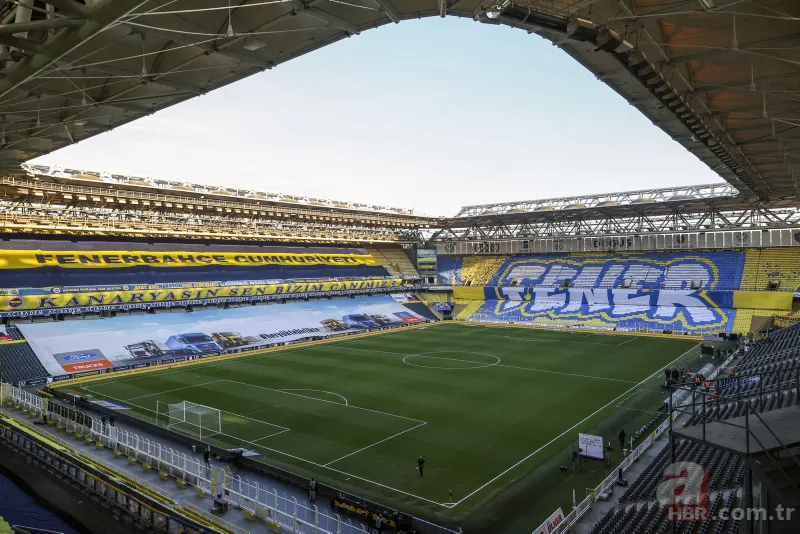 Arda Turan Fenerbahçe-Galatasaray maçı sonrası gözyaşlarına hakim olamadı! İşte o anlar... 13