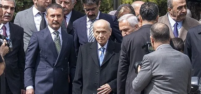 MHP lideri Devlet Bahçeli 2 ay aradan sonra mesaiye başladı! İlk ziyaret Türkeş’in kabrine