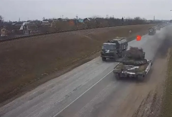 Son dakika: Rus tanklarındaki 'Z' ve 'V' harflerinin anlamları ortaya çıktı! Ukrayna'ya giren her araca yazdılar - 1