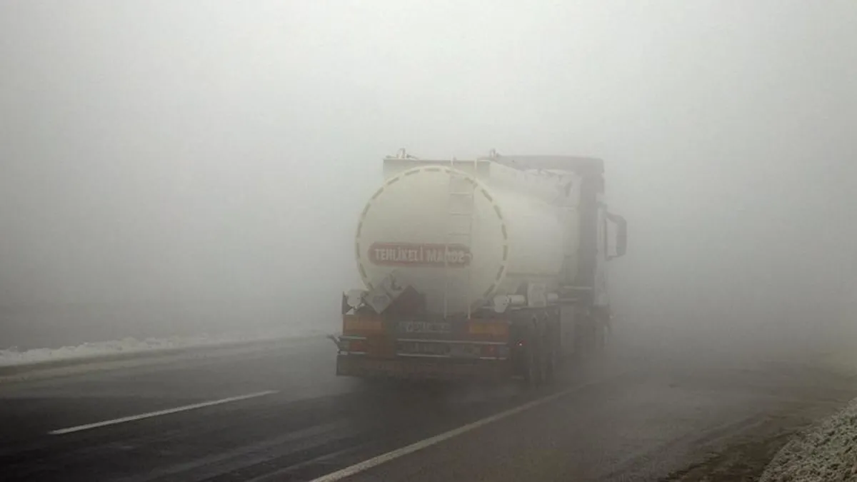 Şehir merkezine sis çöktü! Görüş mesafesi 30 metreye düştü