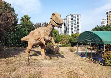 Milyonlarca lira harcanmıştı! Dinazor Park çürümeye terk edildi