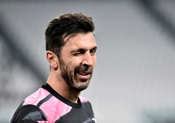 Son dakika | Galatasaray'da Buffon sesleri!