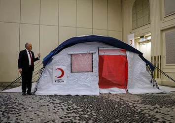 Türk Kızılay'ı yeni çadırını tanıttı
