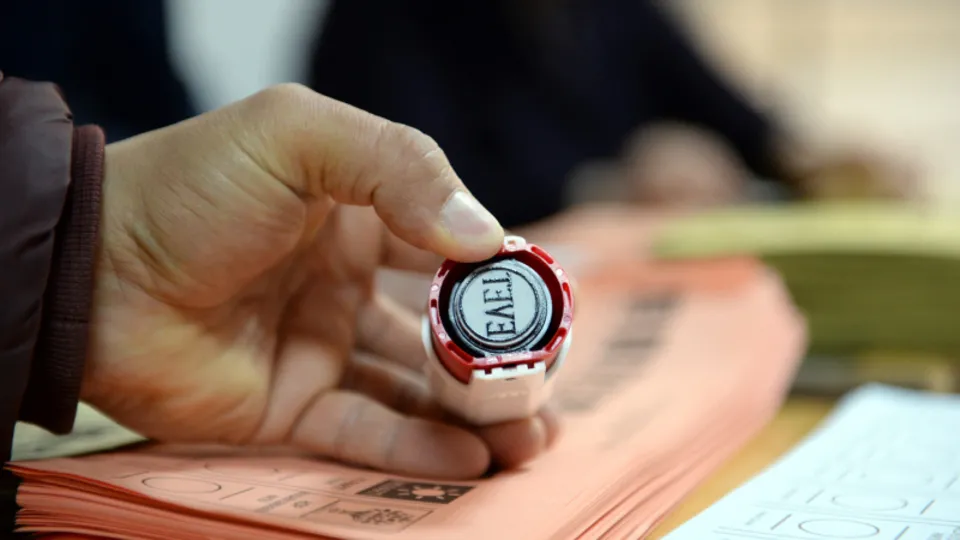 AK Parti yeni seçim mevzuatı hazırlığında