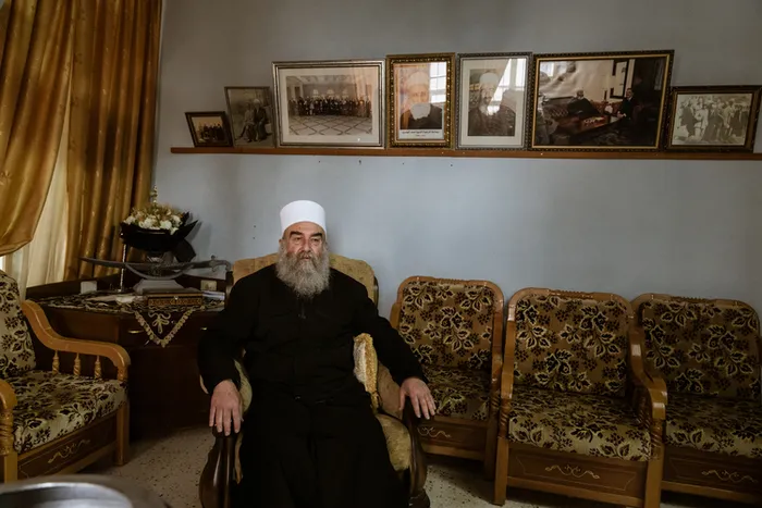 suriyede-neler-oluyor-bedevi-asiretlerle-silahli-gruplar-arasinda-catisma-cikti-basrolde-durziler-var-1752486852488.jpg Dürzi ruhani lideri Hikmet El-Hicri (AA)