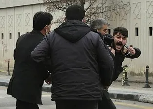 Ümitcan Uygun'un yakınlarından gazetecilere saldırı!