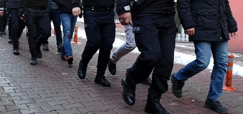 FETÖ'ye 14 ilde operasyon! Çok sayıda gözaltı var