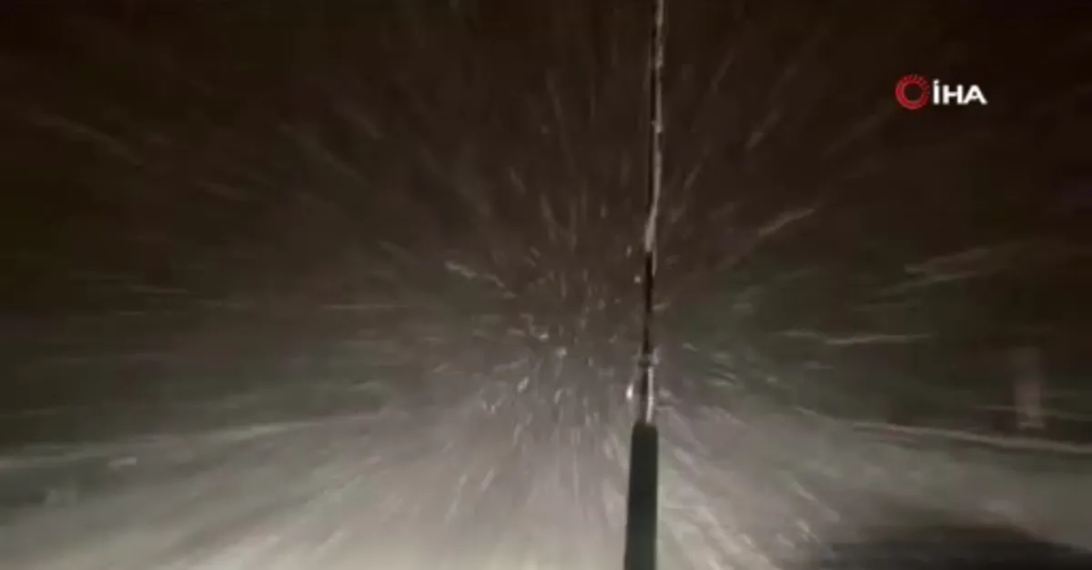 Muş'ta yol kapandı: 180 kişi mahsur kaldı