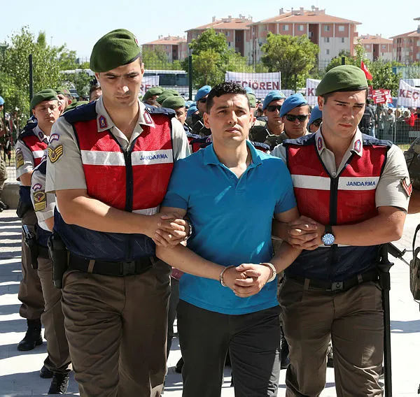 FETÖ'cü Hakan Karakuş verdiği bombalama emrini kayıtlara rağmen inkar etti - 2