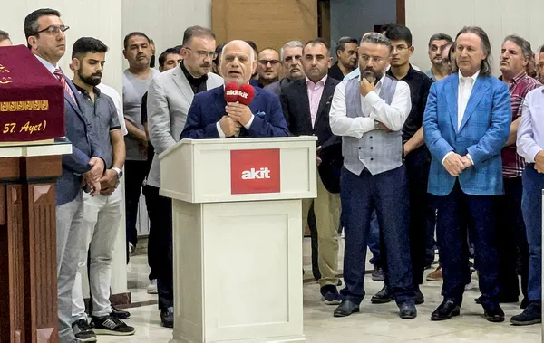 1660406708090.jpg Kur'an-ı Kerim yasağına karşı Elif-Ba kampanyası! Mustafa Karahasanoğlu cesur haberciliğiyle medya dünyasında öne çıkmıştı - 1
