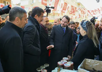 Bakan Albayrak'tan İzmir'de esnaf ziyareti!