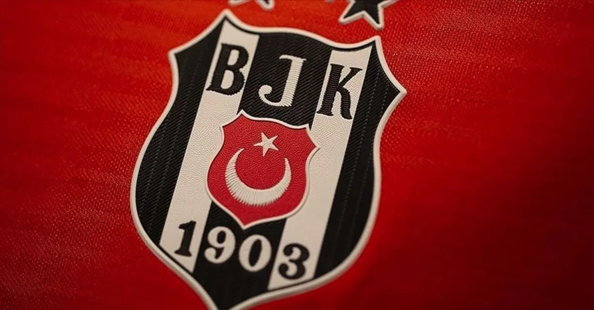 Beşiktaş'ın 2021-2022 sezon formaları tanıtıldı | Ahmet Nur Çebi'den şampiyonluk mesajı