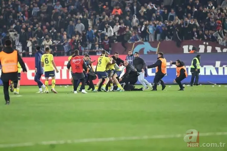 Fenerbahçeli Oosterwolde'den Trabzonspor taraftarına çirkin el hareketi! Olayların fitilini ateşledi 23