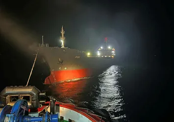 İstanbul Boğazı'nda 120 metre boyundaki kargo gemisi arızalandı