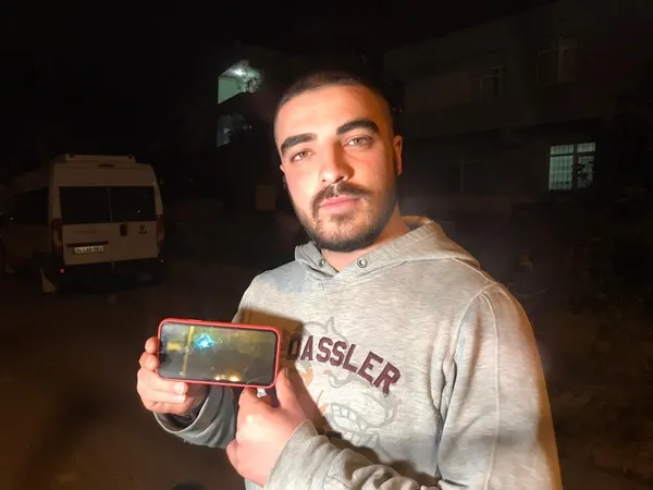 gece-dusen-goktasi-istanbulu-aydinlatti-1633336028636.jpg Gece düşen göktaşı İstanbul’u aydınlattı - 3