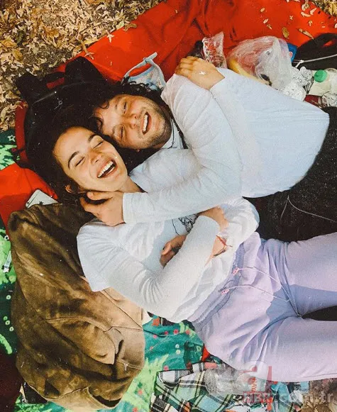 İzel yeni sevgilisiyle yakalandı! ‘Tipe önem veriyorum’ demişti... 10