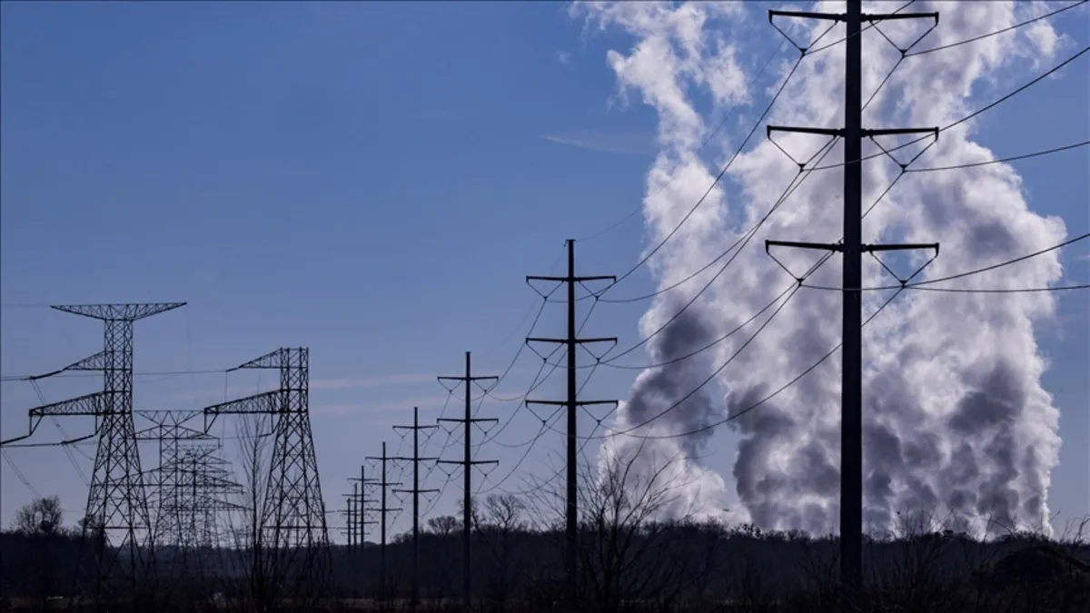 ABD'de 160 bin kişi elektriksiz kaldı! Texas şiddetli fırtınaya teslim oldu