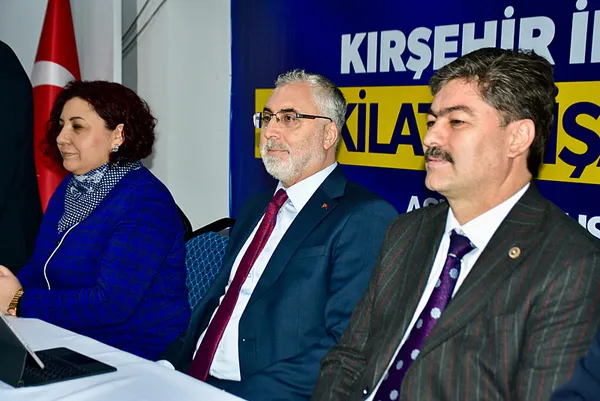 1711383523439.jpg Bakan Işıkhan açıkladı: Emekliler yılına özel indirim ve kampanyalar geliyor | Market, THY, TCDD, giyim, GSM operatörleri... - 3