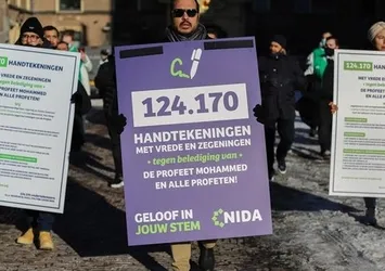 Hollanda'da Hz. Muhammed'e hakaret edilmesinin suç sayılması için 124.170 imza toplandı