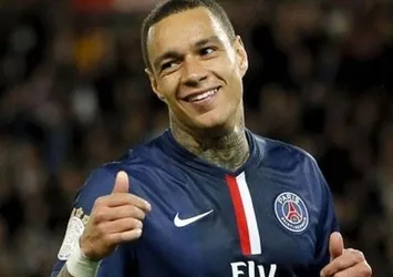 Van der Wiel'i isteyen tek takım Fenerbahçe!