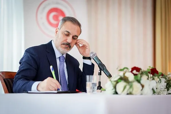 turkiyeden-gazze-hamlesi-dunya-mansete-tasidi-goz-kamastiran-gorusme-1708590259325.jpeg Türkiye'den Gazze hamlesi! Dünya manşete taşıdı: Göz kamaştıran görüşme - 4