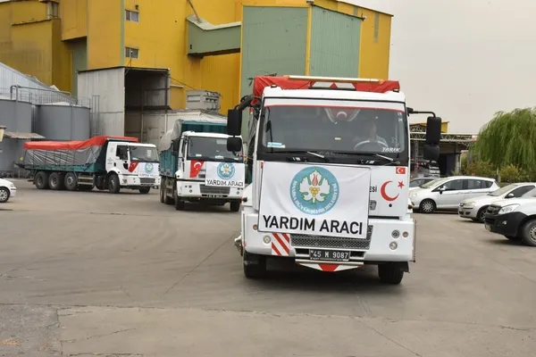 manisadan-yangin-bolgelerindeki-hayvanlar-icin-45-ton-yem-destegi-1628425969787.jpg Manisa’dan yangın bölgelerindeki hayvanlar için 45 ton yem desteği - 2