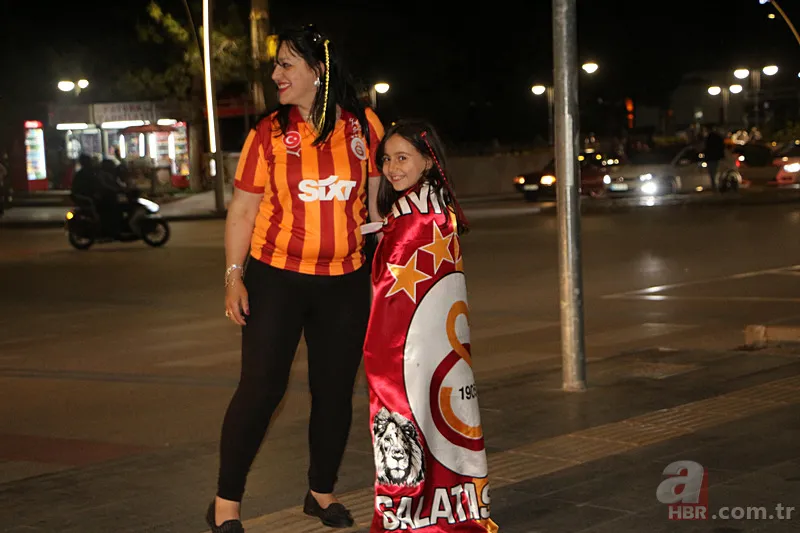 Galatasaray'ın şampiyonluğu tüm yurtta kutlanıyor! Taraftarlar sokaklara döküldü 18