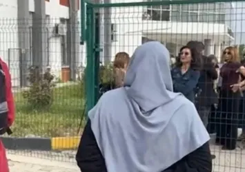 KKTC’de başörtüsüyle okula alınmayan İkra Şimşek eğitimine ara verdi!