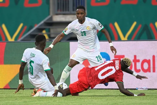 mbaye-diagne-galatasaray-taraftarini-heyecanlandirdi-idrissa-gueye-paylasimi-sosyal-medyayi-salladi-1656055879251.jpg Mbaye Diagne Galatasaray taraftarını heyecanlandırdı! Idrissa Gueye paylaşımı sosyal medyayı salladı - 5