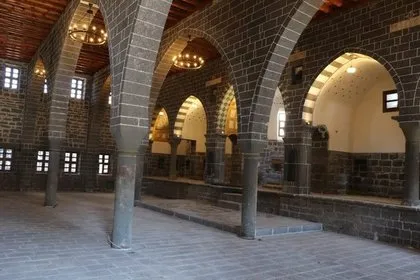 Terörün yıktığı Ortadoğu’nun en büyük Ermeni kilisesi devlet tarafından ayağa kaldırıldı