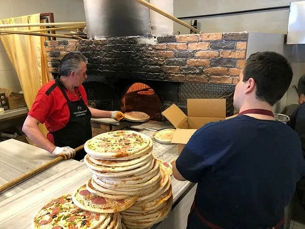 kahramanmarasta-dukkanlar-birer-birer-kepenk-aciyor-esnaf-kararli-yeniden-ayaga-kalkacagiz-1679637495320.jpg Kahramanmaraş’ta dükkanlar birer birer kepenk açıyor! Esnaf kararlı: Yeniden ayağa kalkacağız - 2