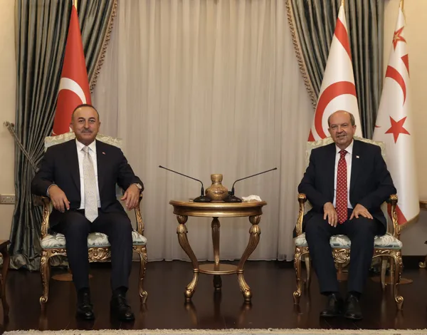 son-dakika-disisleri-bakani-kktcde-cavusoglu-kibris-turk-halkini-azinlik-goren-bu-zihniyeti-artik-biz-de-yok-sayiyoruz-1625144544628.jpg Son dakika: Dışişleri Bakanı KKTC'de | Çavuşoğlu: Kıbrıs Türk halkını azınlık gören bu zihniyeti artık biz de yok sayıyoruz - 1