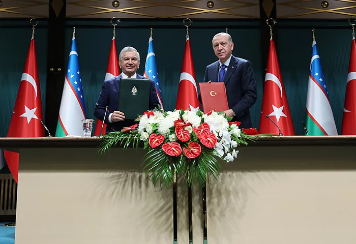 baskan-erdogan-ozbekistan-cumhurbaskani-mirziyoyev-ile-ortak-basin-toplantisinda-aciklamalarda-bulundu-1717691073552.jpg Başkan Erdoğan Özbekistan Cumhurbaşkanı Mirziyoyev ile Ortak Basın Toplantısı'nda açıklamalarda bulundu - 10