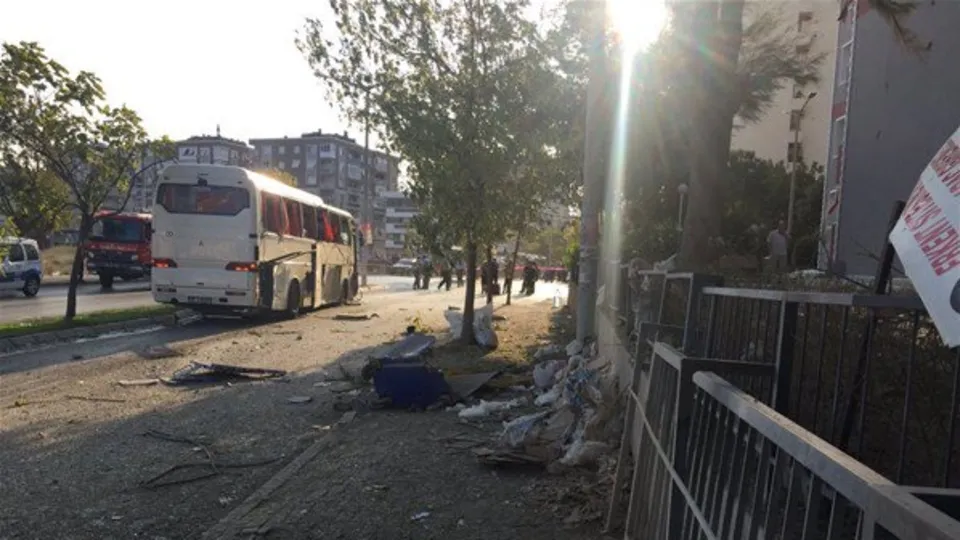 İzmir Buca'daki patlamadan ilk kareler