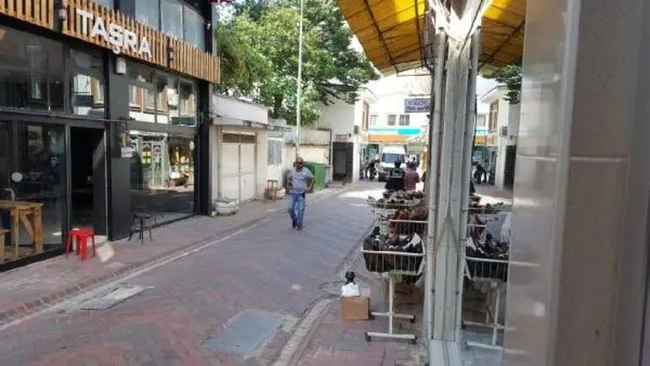 'Bu paketi ellemeyin, polise teslim edin' yazılı çuvaldan lav silahı çıktı - 1